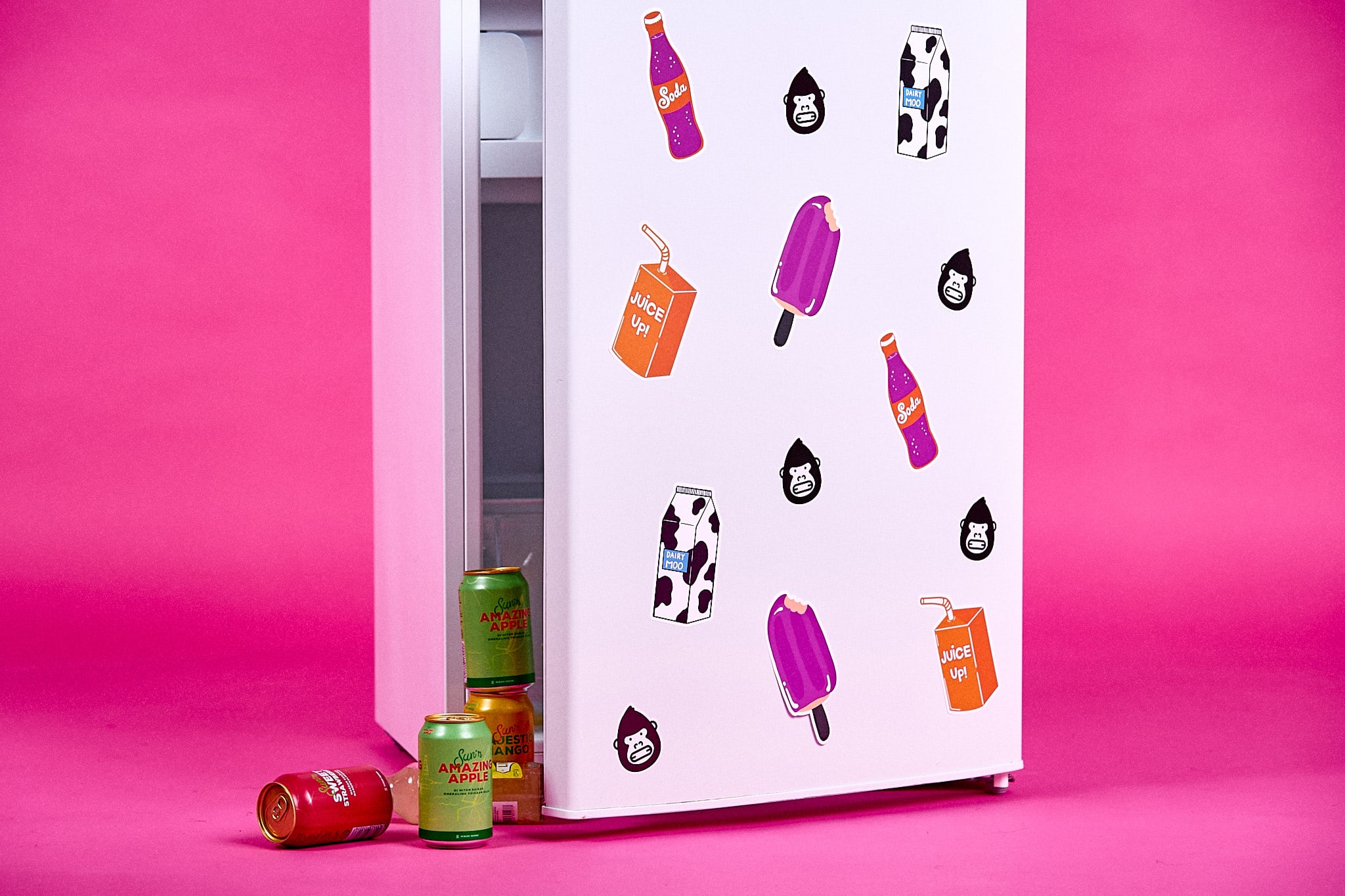 In-store promotions are powerful tools for driving ice cream sales within freezer aisles. Offering discounts or special deals, such as "buy one, get one free," can attract cost-conscious shoppers and incentivize bulk purchases. These promotions create a sense of urgency, encouraging customers to take advantage of the offers before they expire.